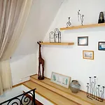 Monami Art Apartment *